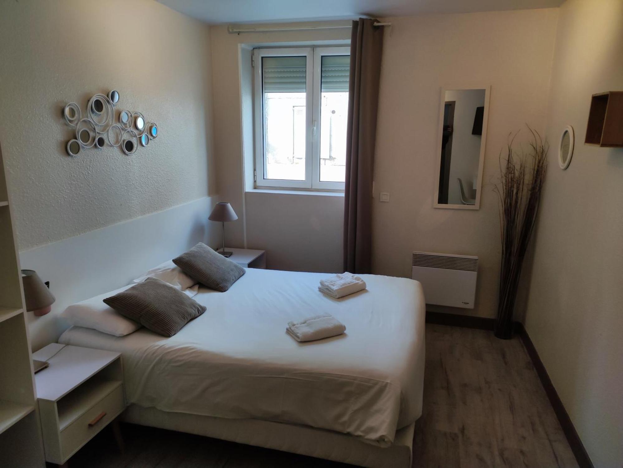 Hotel Le P'Tit Monde Montignac-Lascaux Bagian luar foto