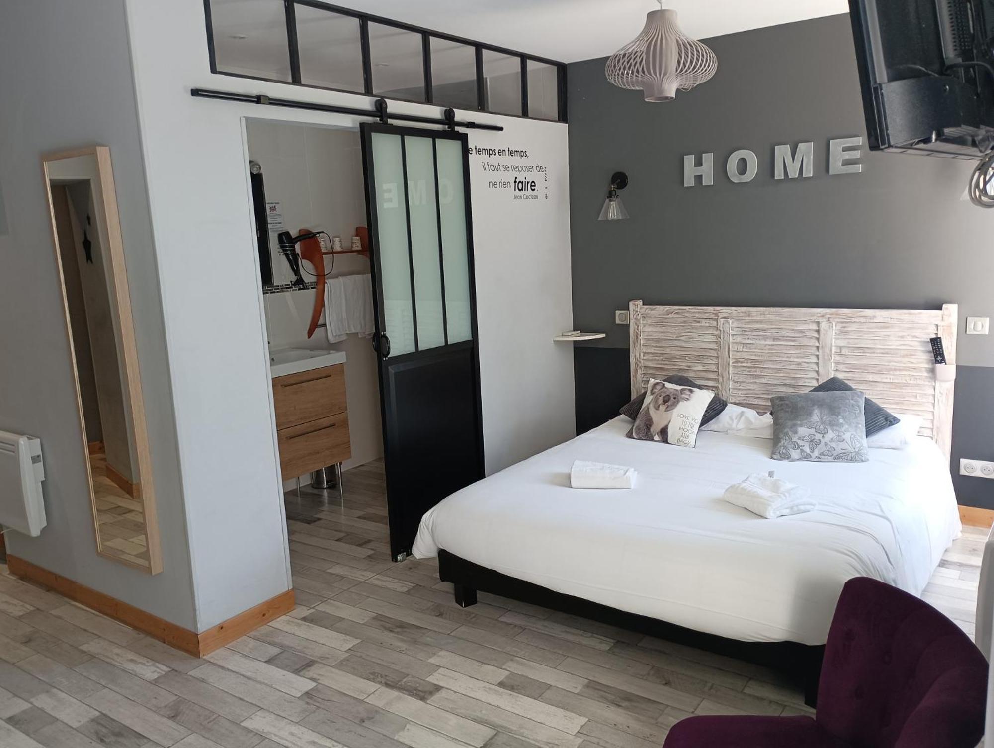 Hotel Le P'Tit Monde Montignac-Lascaux Bagian luar foto