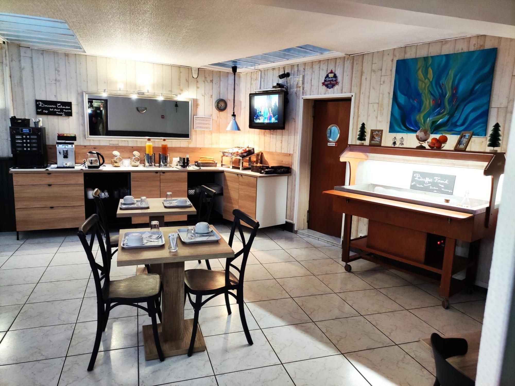 Hotel Le P'Tit Monde Montignac-Lascaux Bagian luar foto