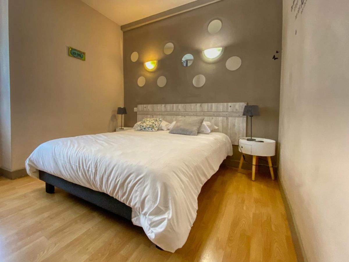 Hotel Le P'Tit Monde Montignac-Lascaux Bagian luar foto